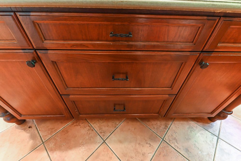 “The Henderson” Traditional Two-Tone Wooden Kitchen with Island & Appliances