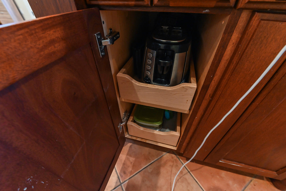 “The Henderson” Traditional Two-Tone Wooden Kitchen with Island & Appliances