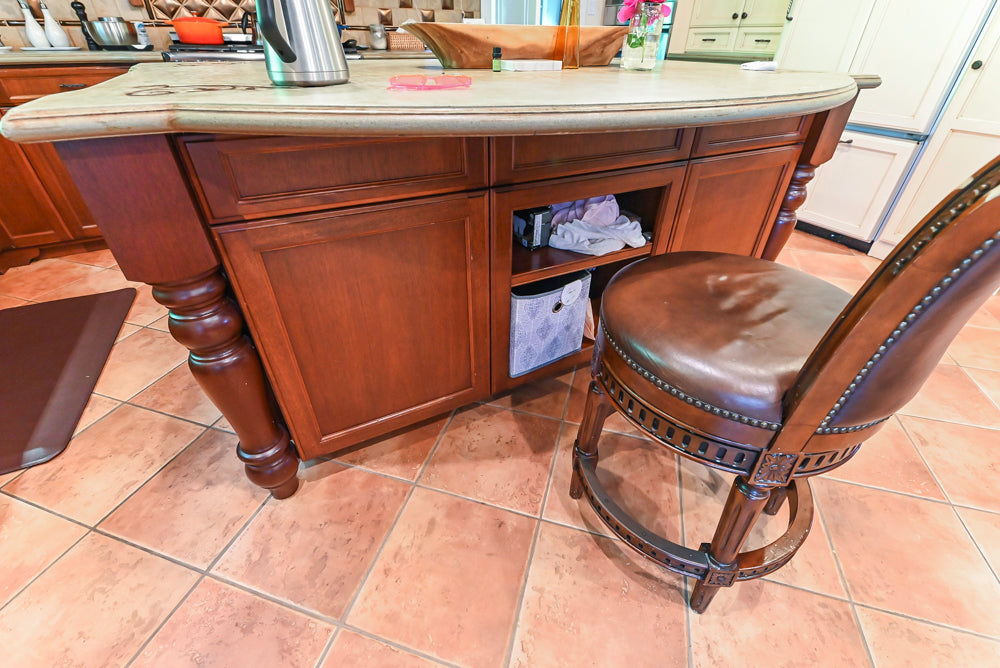 “The Henderson” Traditional Two-Tone Wooden Kitchen with Island & Appliances