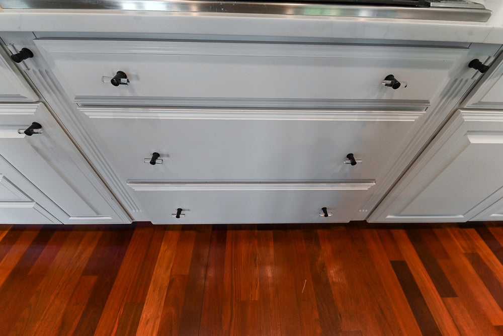 "The Kensington" Traditional White Kitchen with Island & Appliances