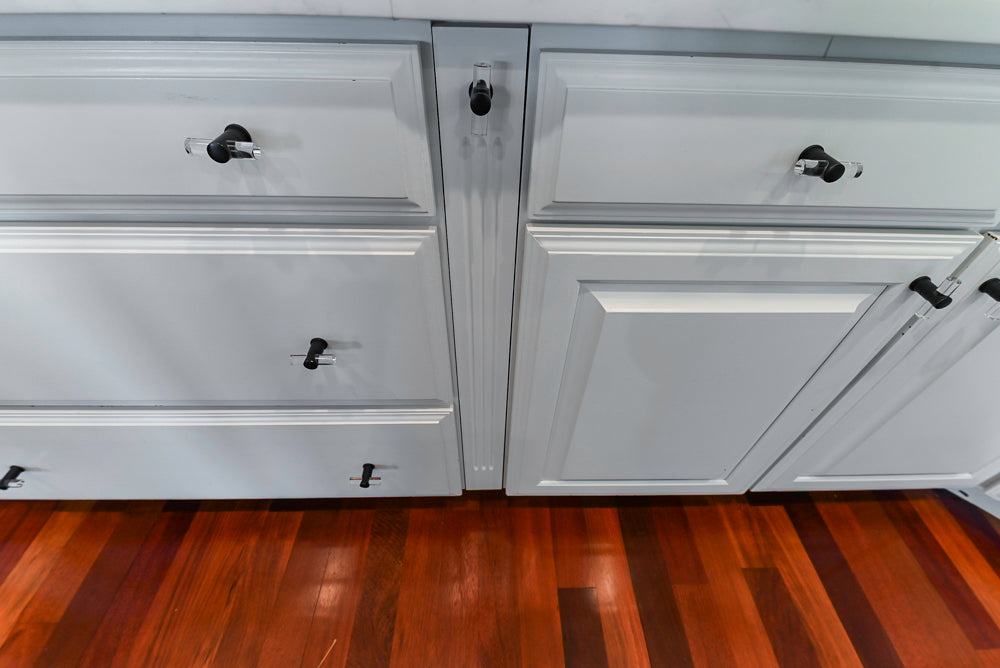 "The Kensington" Traditional White Kitchen with Island & Appliances