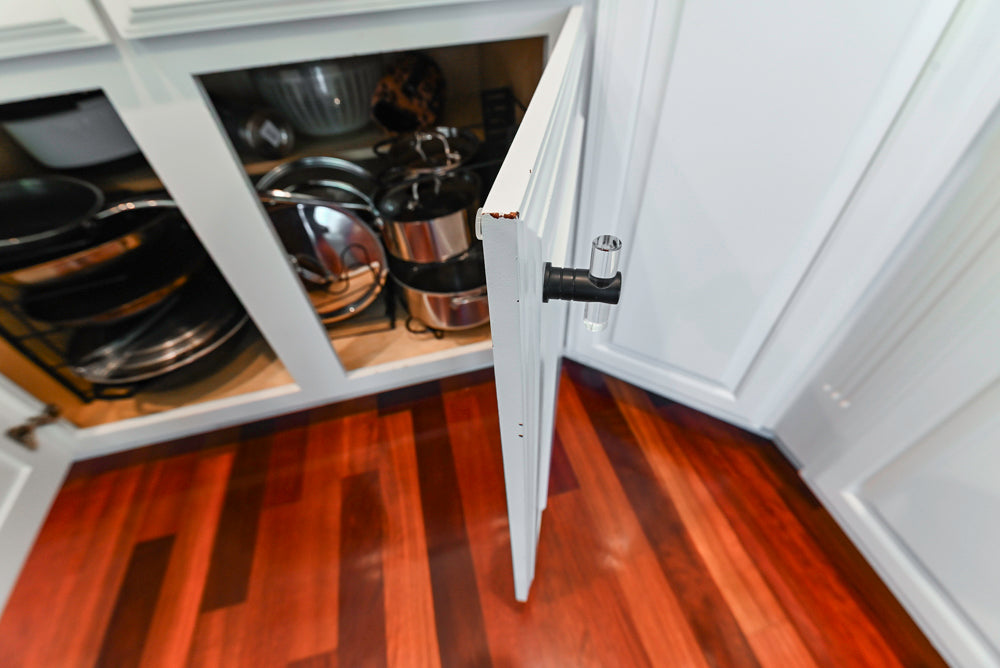 "The Kensington" Traditional White Kitchen with Island & Appliances