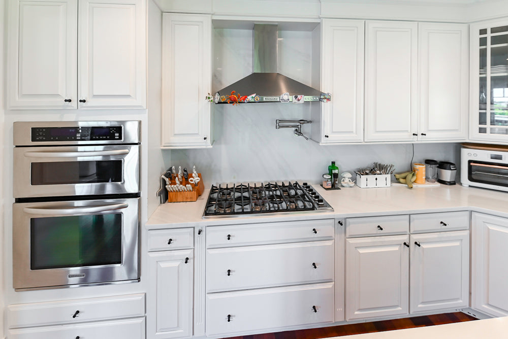 "The Kensington" Traditional White Kitchen with Island & Appliances