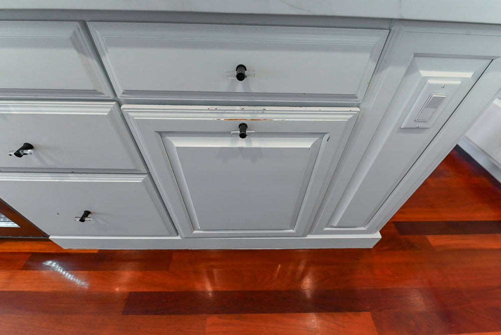 "The Kensington" Traditional White Kitchen with Island & Appliances