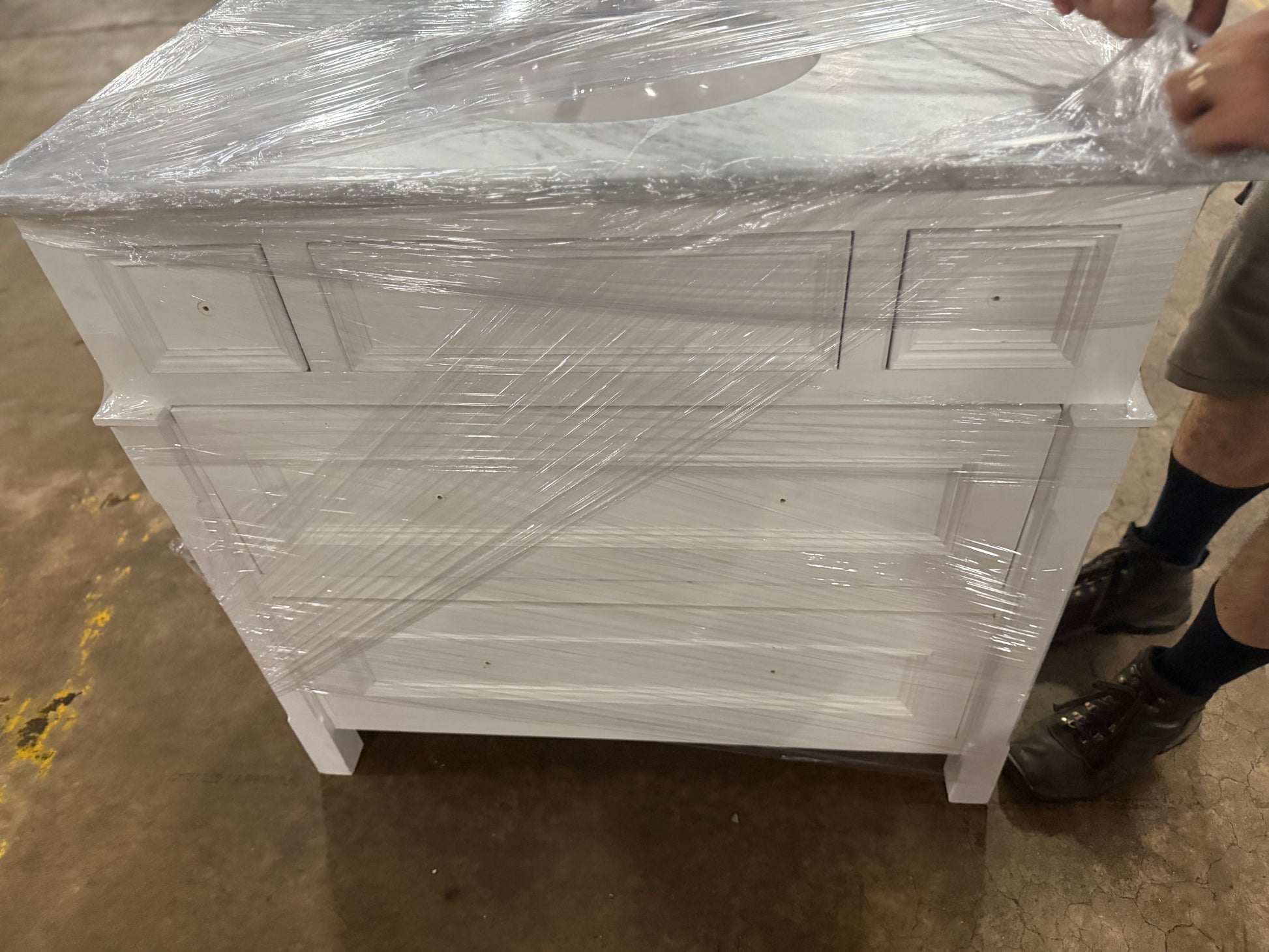 Traditional style 38 in single vanity cabinet with white finish