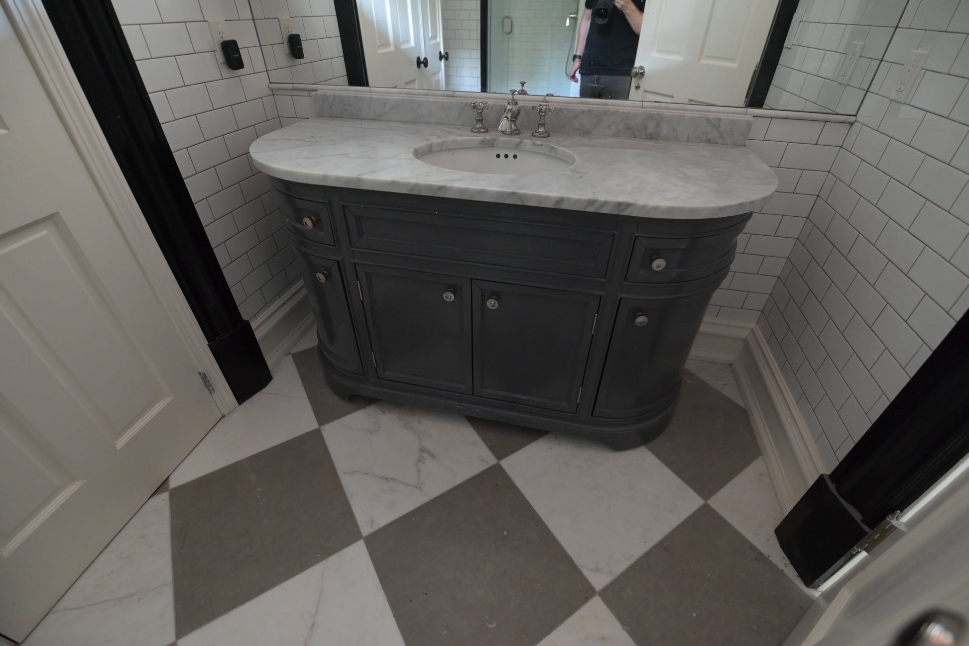 Architectural single-sink vanity in charcoal grey for master bathrooms