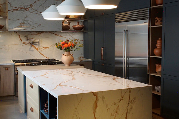 Albero Comodoro Green & Oak Veneer Kitchen with Wolf & Sub-Zero Appliances