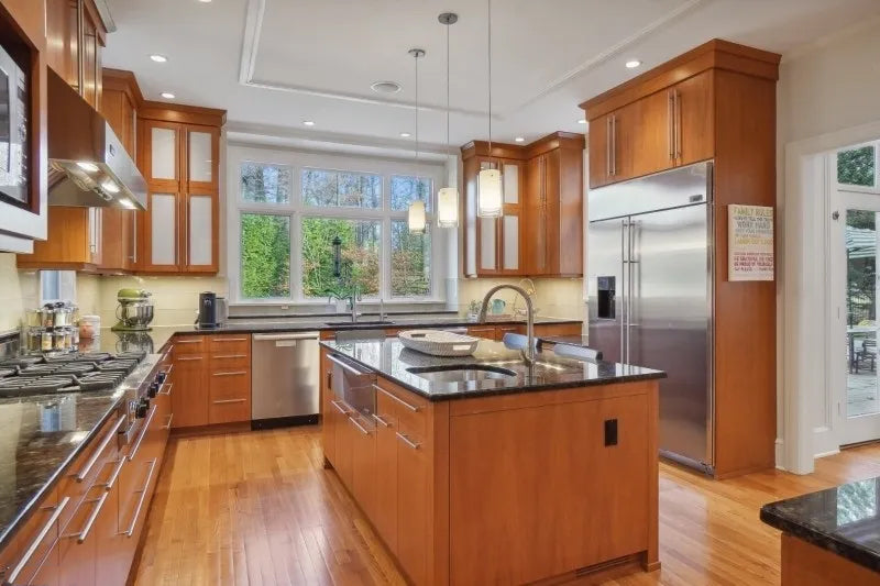 Custom Transitional Kitchen with Island, Granite Countertops and Complete Appliance Package
