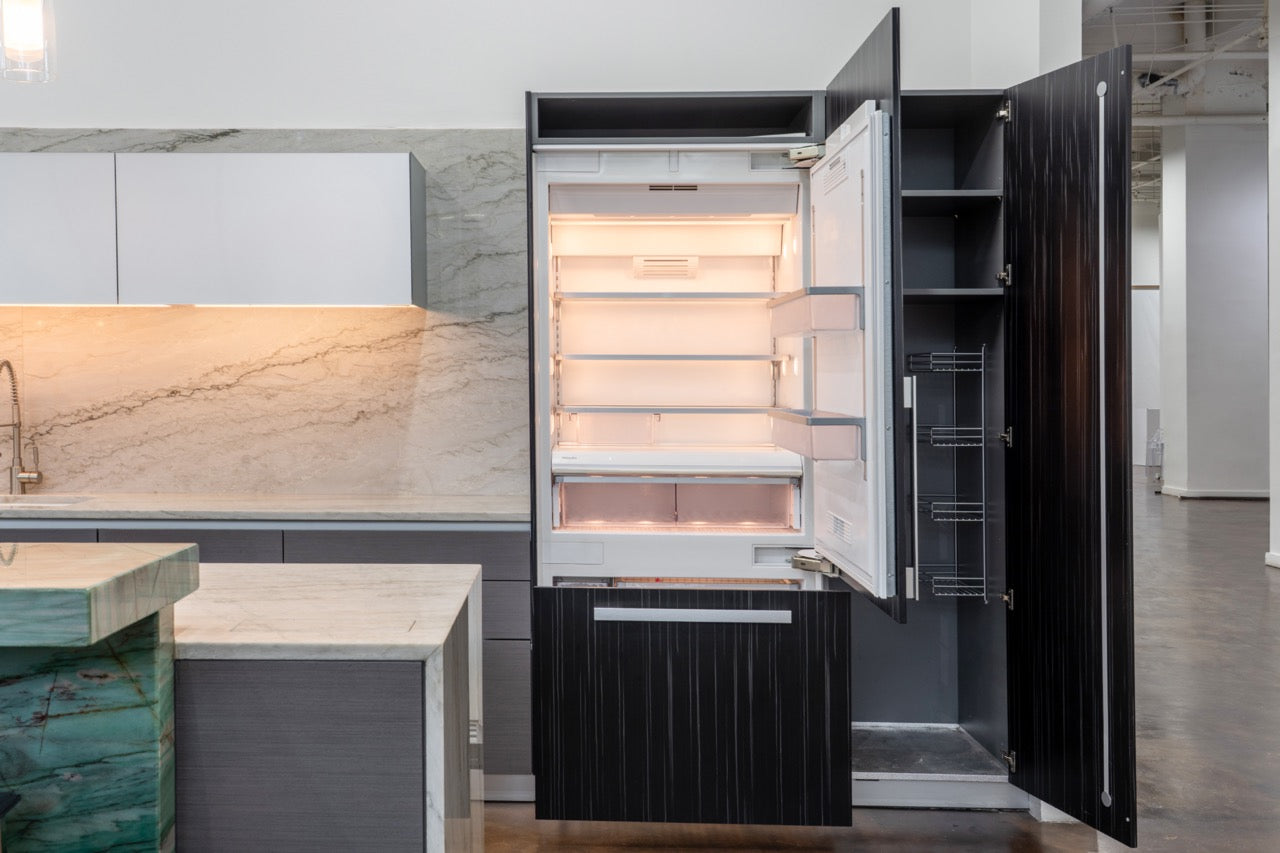 eggersmann Vancouver Wood Veneer Modern Kitchen with Waterfall Island & Miele Appliances