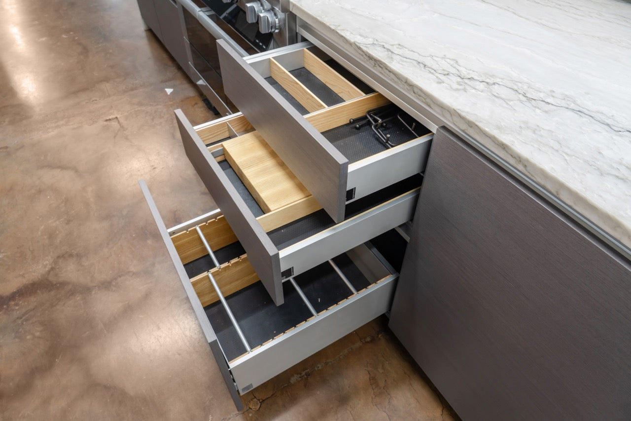 eggersmann Vancouver Wood Veneer Modern Kitchen with Waterfall Island & Miele Appliances
