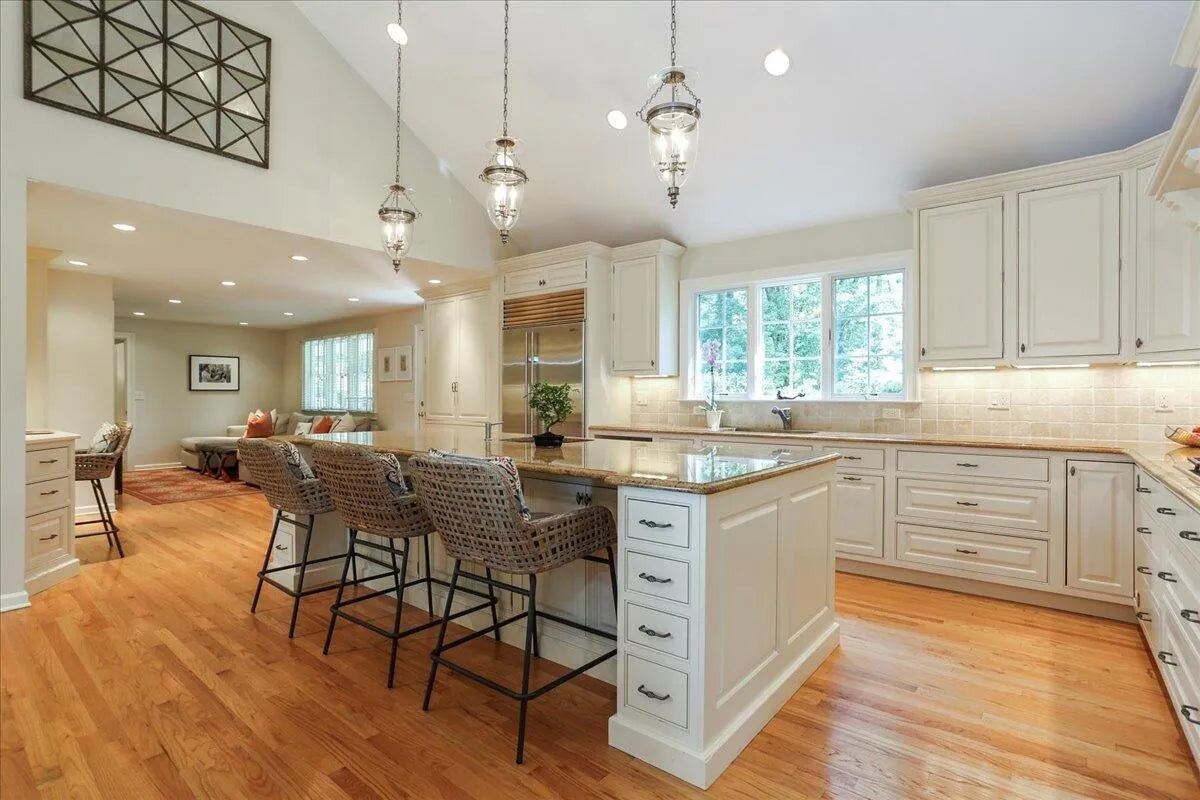 Glenwood Traditional Cream Kitchen with Island, Granite Countertops & Appliances