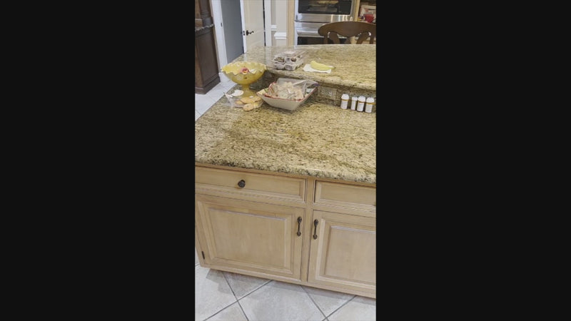 Quality Custom Traditional Natural Wooden Kitchen with Island and Appliances