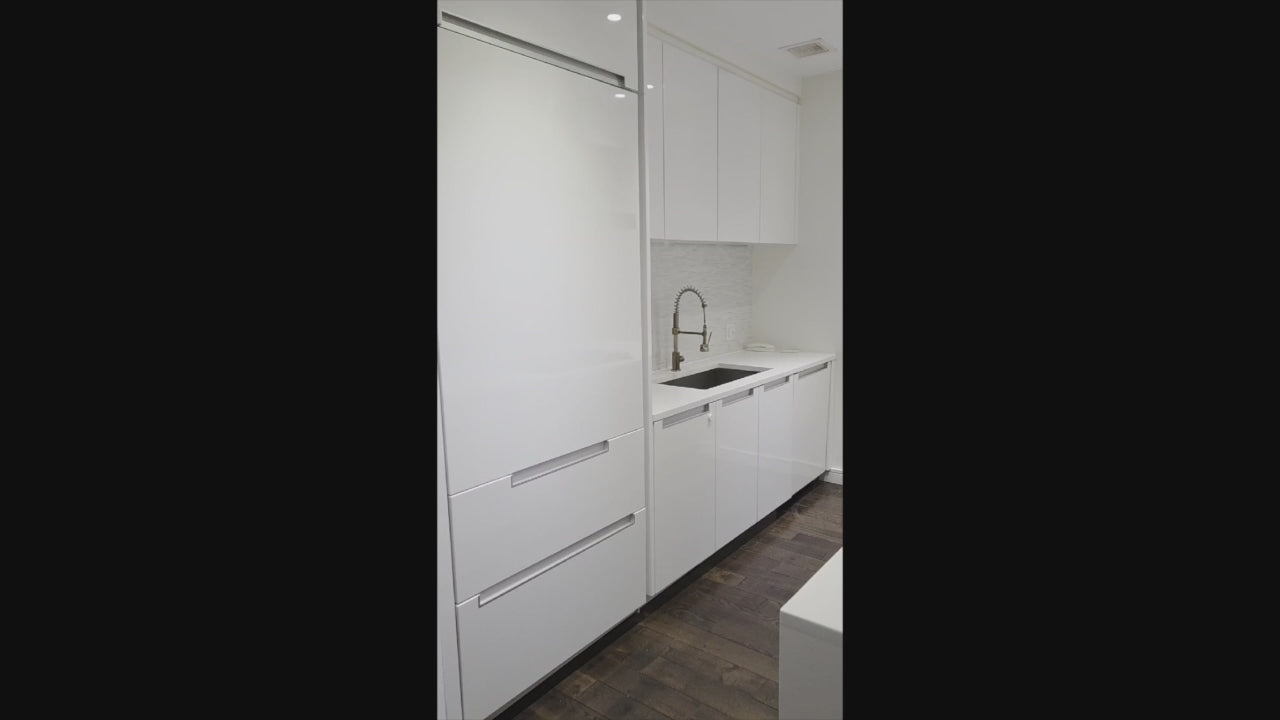 Load video: Poggenpohl Modern White Lacquered Kitchen with Appliances
