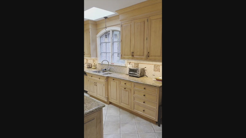 Quality Custom Traditional Natural Wooden Kitchen with Island and Appliances