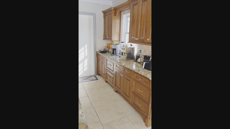 “The Woodford” Traditional Custom Wooden Kitchen with Island, Wolf Rangetop & Sub-Zero Refrigerator