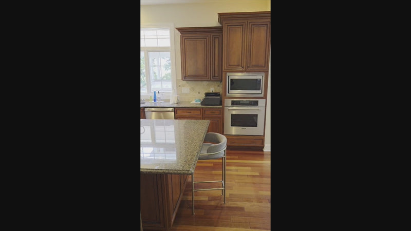 Pennville Traditional Wooden Kitchen with Granite Countertops and Thermador Appliances