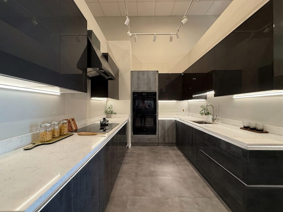 Wren East Hanover kitchen showroom display, photo 28