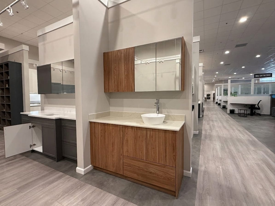 Wren East Hanover bathroom vanity display, photo 1
