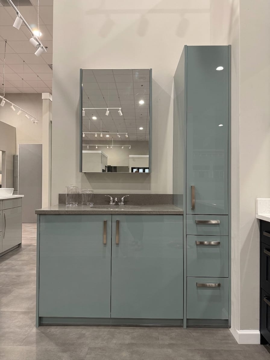 Wren East Hanover bathroom vanity display, photo 10